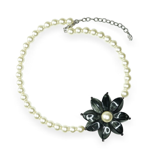 Pearl and Flower Necklace